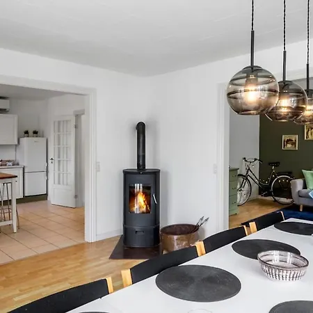Feriehus North Falster Retreat , Sleeps 8 ,near Køsten, Hesnæs