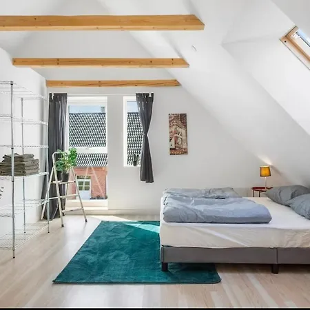 North Falster Retreat , Sleeps 8 ,near Køsten, Hesnæs Feriehus *