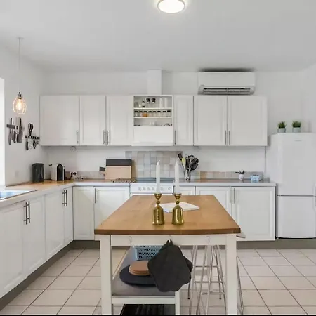 North Falster Retreat , Sleeps 8 ,near Køsten, Hesnæs