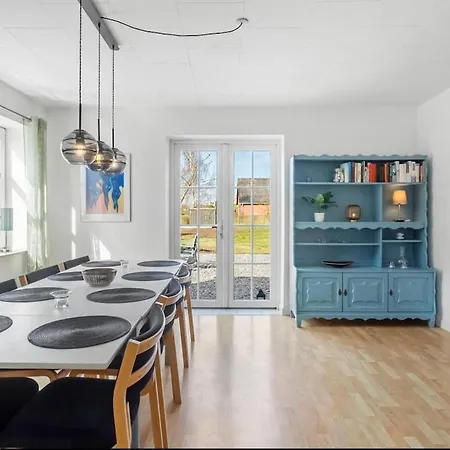 Feriehus North Falster Retreat , Sleeps 8 ,near Køsten, Hesnæs Bregninge