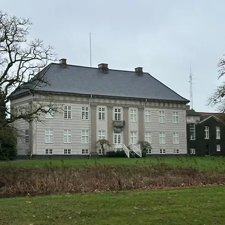 Feriehus North Falster Retreat , Sleeps 8 ,near Køsten, Hesnæs *