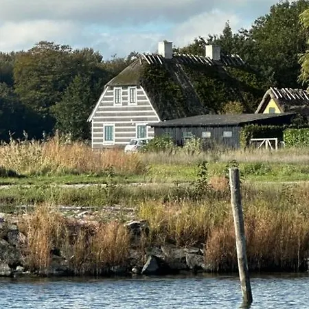 North Falster Retreat , Sleeps 8 ,near Køsten, Hesnæs Feriehus