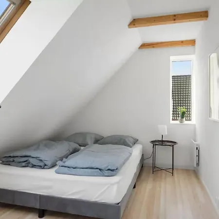 Feriehus North Falster Retreat , Sleeps 8 ,near Køsten, Hesnæs